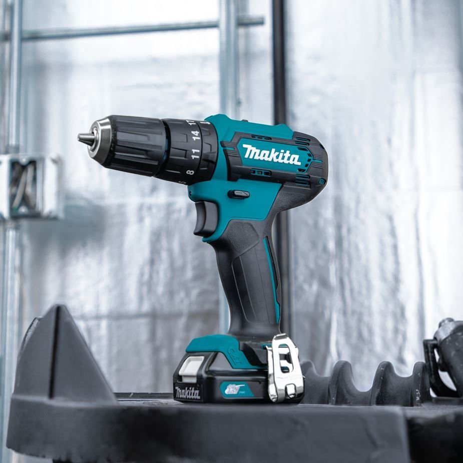 Parafusadeira/Furadeira de Impacto Makita a Bateria 12v | COREBRAL