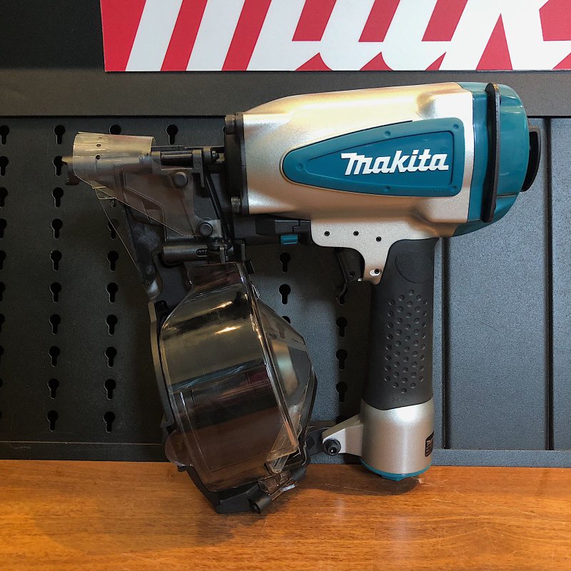 pregador pneumatico pregos de 27 a 50mm makita an560 8