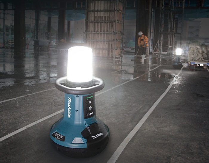 Refletor LED  Bateria 18V 5500 Lumens Makita DML810