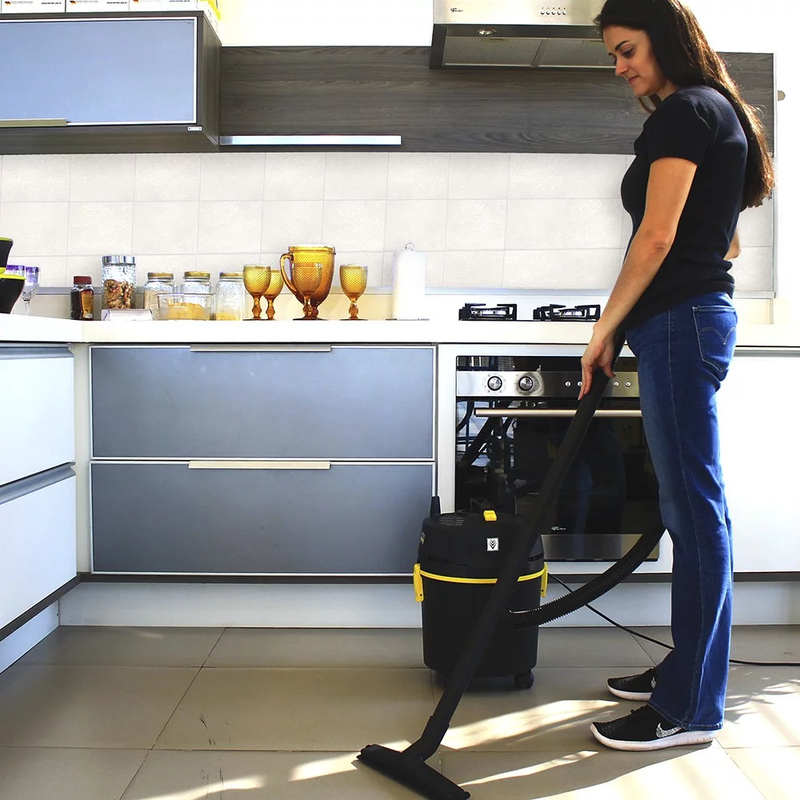 Aspirador de P e Lquido Karcher 15L 1300W NT 585 BASIC 6